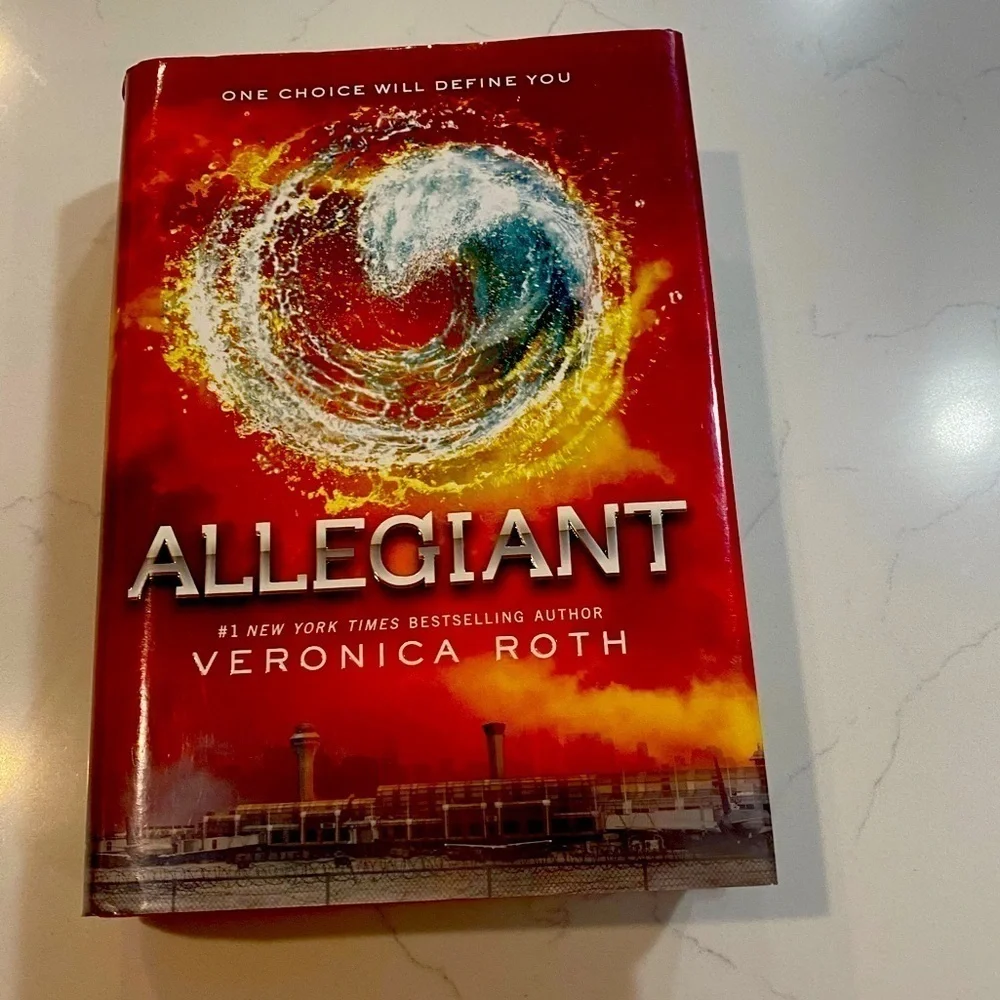 Veronica Roth “Allegiant” Hardcover - Picture 1 of 1